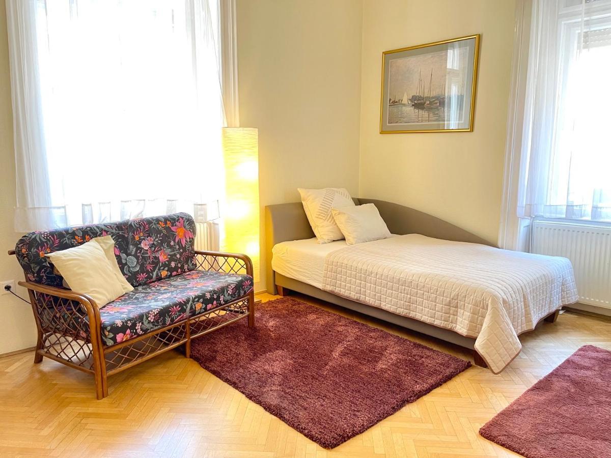 Isabelle Residency - Balcony & A.C Apartment Budapest Luaran gambar