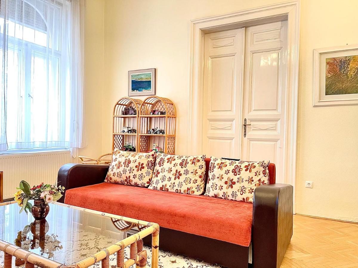 Isabelle Residency - Balcony & A.C Apartment Budapest Luaran gambar